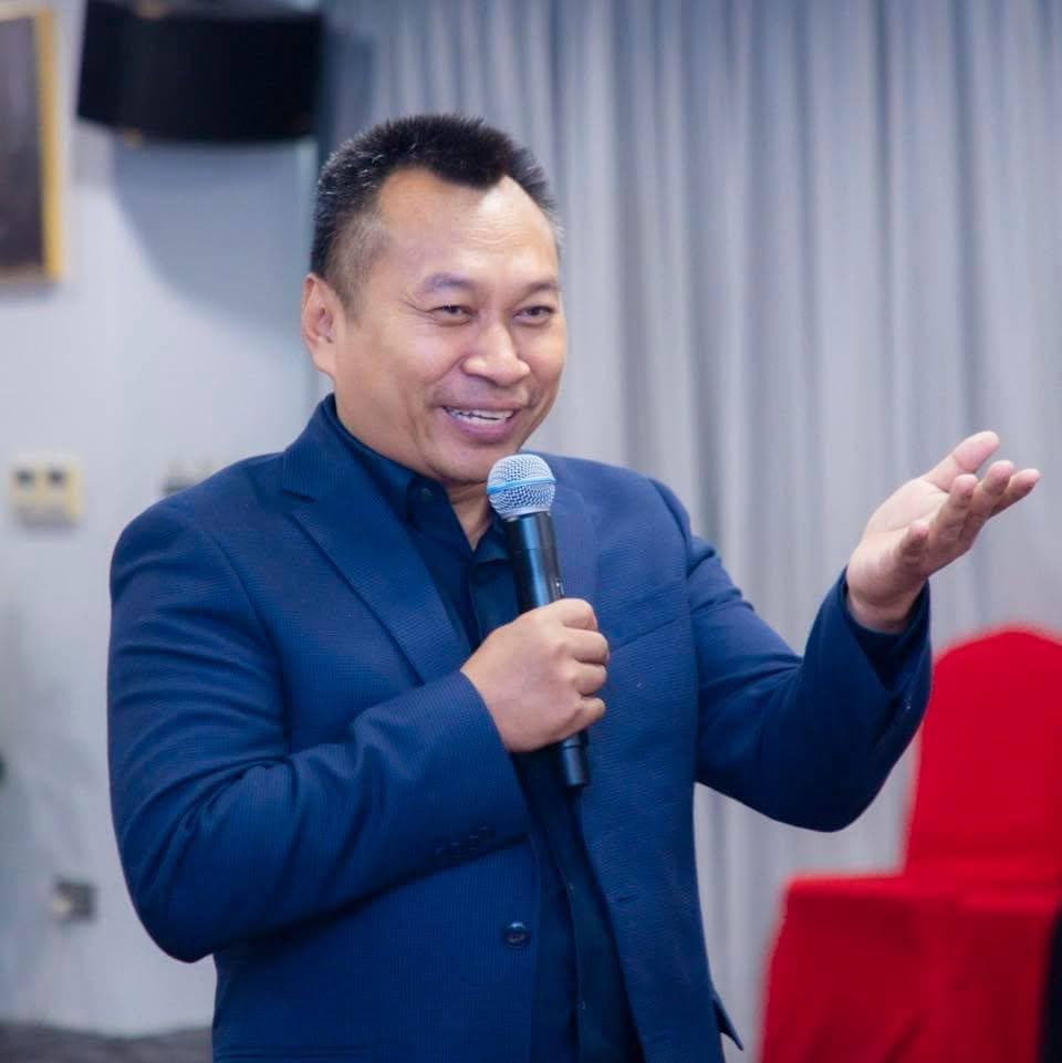 លោកគ្រូធំ បណ្ឌិត អោម សេងបូរ៉ា